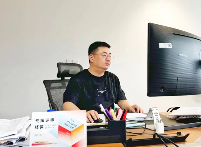 季春华.jpg 季春华.jpg